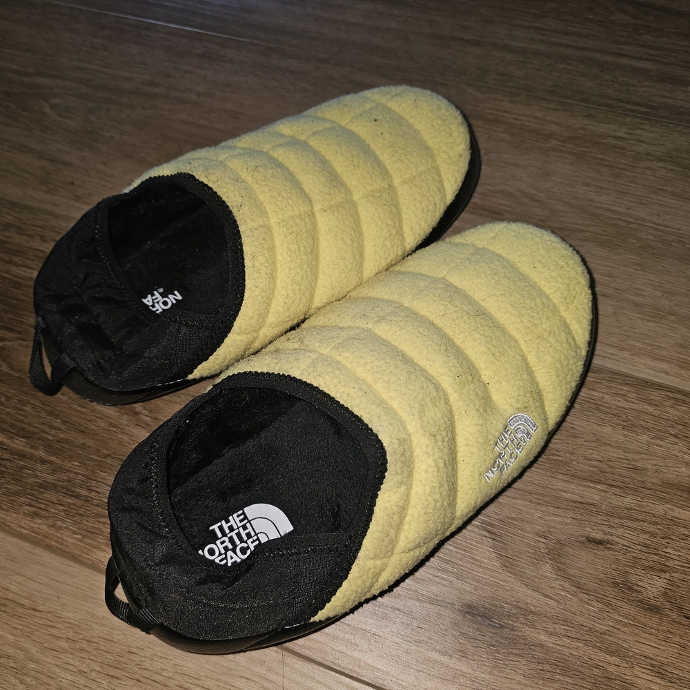 The North Face Thermoball Slippers (fleece, yellow)